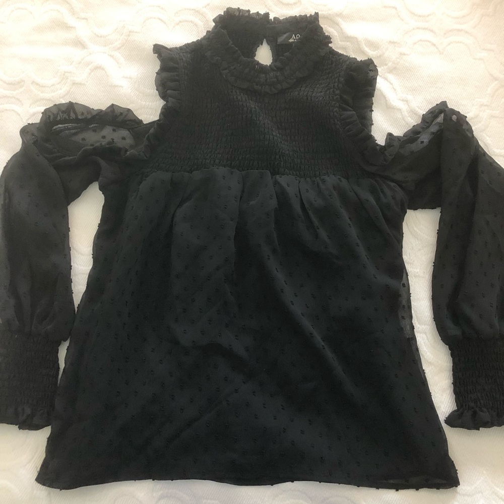 NWT Black cold shoulder top